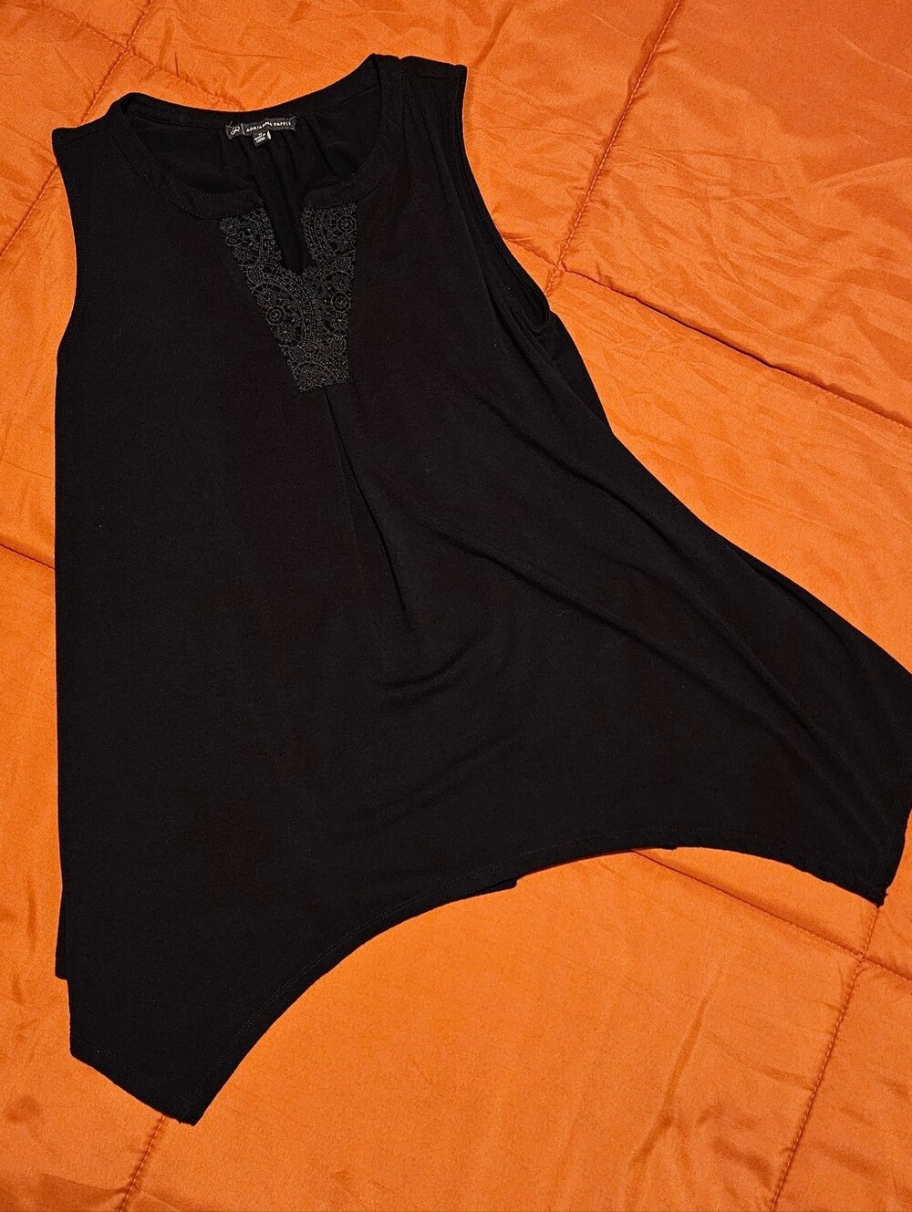 Adrianna Papell Black Sleeveless Tunic Top,  Size M, Asymmetrical Hem
